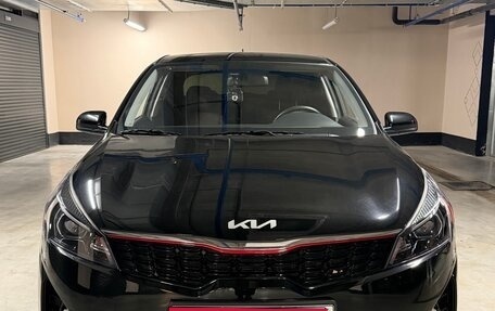 KIA Rio IV, 2021 год, 1 900 000 рублей, 1 фотография