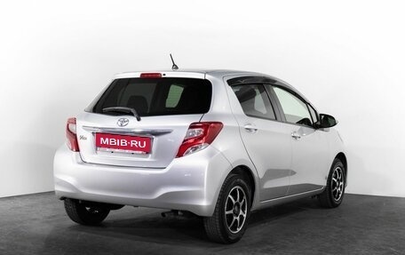 Toyota Vitz, 2016 год, 879 000 рублей, 2 фотография