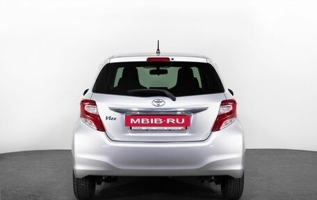 Toyota Vitz, 2016 год, 879 000 рублей, 3 фотография