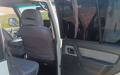 Mitsubishi Pajero III рестайлинг, 1996 год, 1 400 000 рублей, 11 фотография