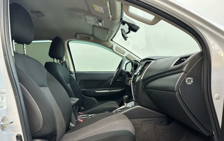 Mitsubishi L200 IV рестайлинг, 2020 год, 2 600 000 рублей, 14 фотография