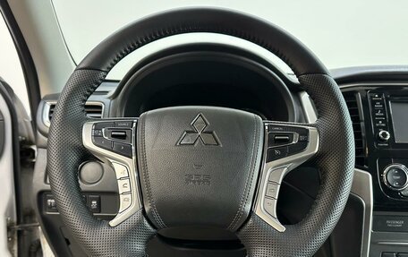 Mitsubishi L200 IV рестайлинг, 2020 год, 2 600 000 рублей, 10 фотография