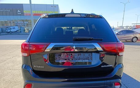 Mitsubishi Outlander III рестайлинг 3, 2018 год, 2 019 995 рублей, 6 фотография