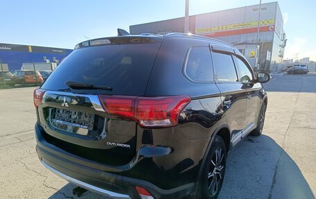 Mitsubishi Outlander III рестайлинг 3, 2018 год, 2 019 995 рублей, 7 фотография