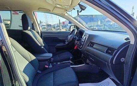 Mitsubishi Outlander III рестайлинг 3, 2018 год, 2 019 995 рублей, 14 фотография