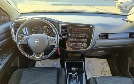 Mitsubishi Outlander III рестайлинг 3, 2018 год, 2 019 995 рублей, 16 фотография