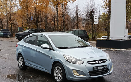 Hyundai Solaris II рестайлинг, 2012 год, 600 000 рублей, 3 фотография