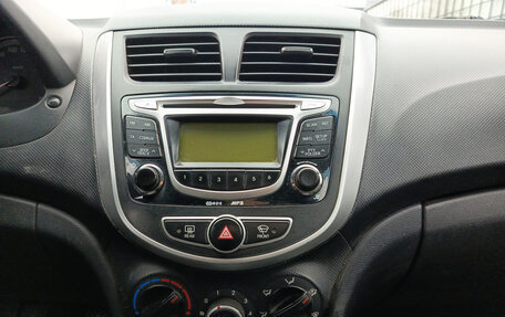 Hyundai Solaris II рестайлинг, 2012 год, 600 000 рублей, 18 фотография