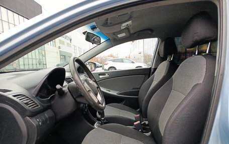 Hyundai Solaris II рестайлинг, 2012 год, 600 000 рублей, 20 фотография