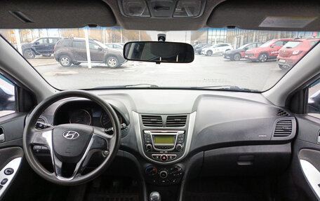 Hyundai Solaris II рестайлинг, 2012 год, 600 000 рублей, 17 фотография