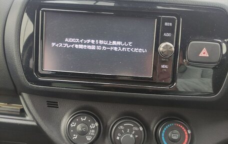 Toyota Vitz, 2017 год, 890 000 рублей, 8 фотография