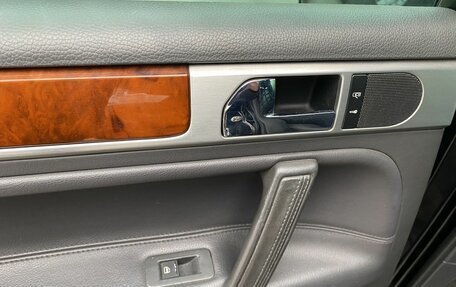 Volkswagen Touareg III, 2003 год, 559 000 рублей, 10 фотография