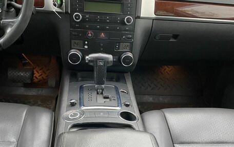 Volkswagen Touareg III, 2003 год, 559 000 рублей, 11 фотография