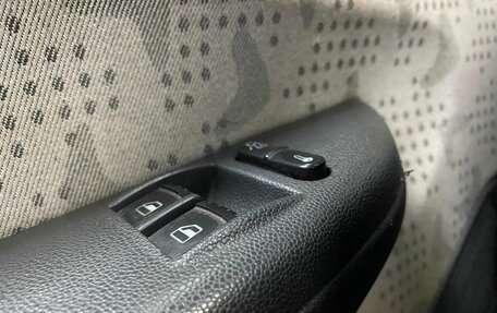 Skoda Fabia I, 2003 год, 338 000 рублей, 19 фотография