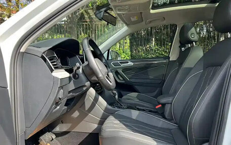 Volkswagen Tiguan II, 2021 год, 2 350 069 рублей, 16 фотография