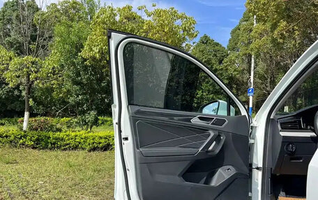 Volkswagen Tiguan II, 2021 год, 2 350 069 рублей, 13 фотография