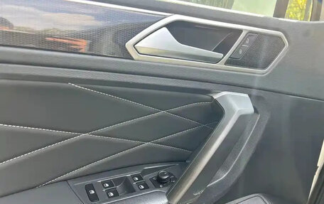 Volkswagen Tiguan II, 2021 год, 2 350 069 рублей, 14 фотография