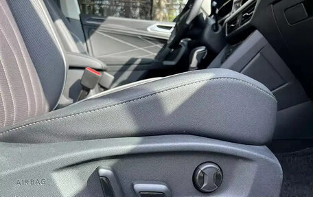 Volkswagen Tiguan II, 2021 год, 2 350 069 рублей, 15 фотография