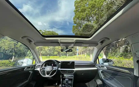 Volkswagen Tiguan II, 2021 год, 2 350 069 рублей, 18 фотография