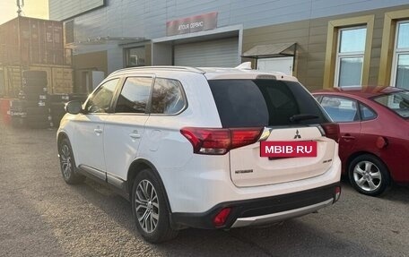Mitsubishi Outlander III рестайлинг 3, 2018 год, 1 599 000 рублей, 4 фотография