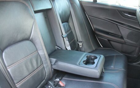 Jaguar XE I рестайлинг, 2018 год, 2 159 000 рублей, 36 фотография