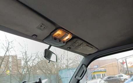 Toyota HiAce H100, 1997 год, 900 000 рублей, 4 фотография