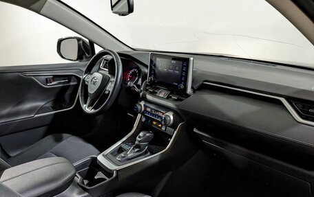 Toyota RAV4, 2021 год, 2 950 000 рублей, 17 фотография