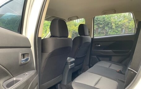 Mitsubishi Outlander III рестайлинг 3, 2022 год, 2 150 000 рублей, 13 фотография