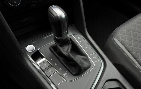 Volkswagen Tiguan II, 2018 год, 2 259 000 рублей, 15 фотография