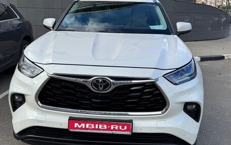 Toyota Highlander, 2020 год, 5 700 000 рублей, 1 фотография