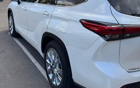 Toyota Highlander, 2020 год, 5 700 000 рублей, 4 фотография