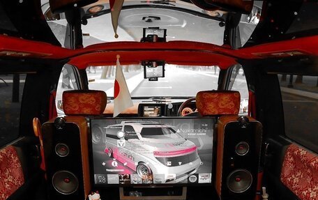 Nissan Elgrand I, 2002 год, 1 500 000 рублей, 15 фотография