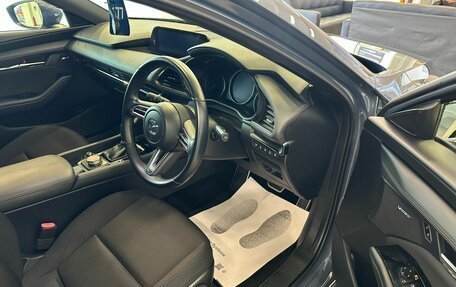 Mazda 3, 2019 год, 1 999 999 рублей, 10 фотография