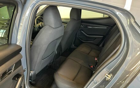 Mazda 3, 2019 год, 1 999 999 рублей, 17 фотография