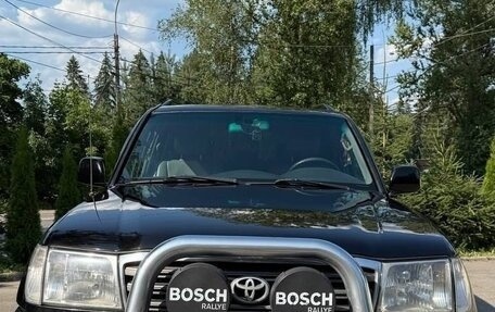 Toyota Land Cruiser 100 рестайлинг 2, 2002 год, 1 300 000 рублей, 1 фотография