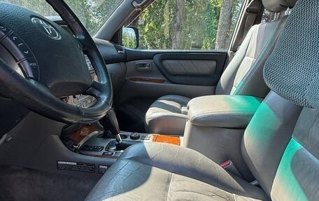Toyota Land Cruiser 100 рестайлинг 2, 2002 год, 1 300 000 рублей, 11 фотография