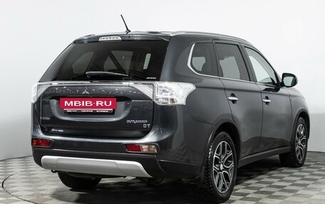 Mitsubishi Outlander III рестайлинг 3, 2014 год, 2 469 700 рублей, 5 фотография