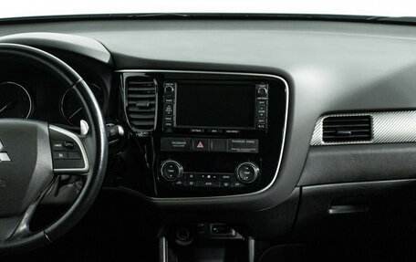 Mitsubishi Outlander III рестайлинг 3, 2014 год, 2 469 700 рублей, 14 фотография