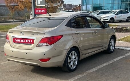 Hyundai Solaris II рестайлинг, 2013 год, 850 000 рублей, 2 фотография
