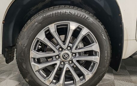 Toyota Land Cruiser Prado 150 рестайлинг 2, 2017 год, 3 470 000 рублей, 18 фотография