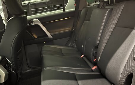 Toyota Land Cruiser Prado 150 рестайлинг 2, 2013 год, 3 590 000 рублей, 21 фотография