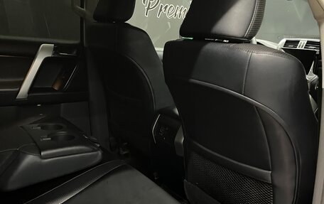 Toyota Land Cruiser Prado 150 рестайлинг 2, 2013 год, 3 590 000 рублей, 23 фотография