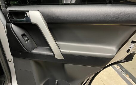 Toyota Land Cruiser Prado 150 рестайлинг 2, 2013 год, 3 590 000 рублей, 22 фотография