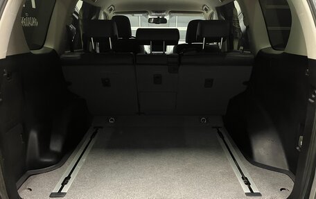 Toyota Land Cruiser Prado 150 рестайлинг 2, 2013 год, 3 590 000 рублей, 29 фотография