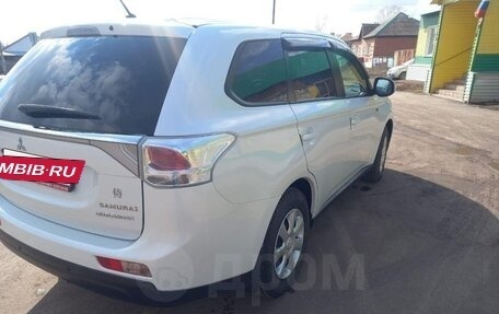 Mitsubishi Outlander III рестайлинг 3, 2014 год, 1 515 000 рублей, 3 фотография