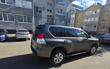 Toyota Land Cruiser Prado 150 рестайлинг 2, 2010 год, 3 100 000 рублей, 6 фотография