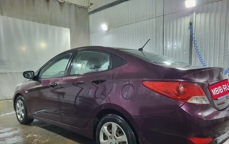 Hyundai Solaris II рестайлинг, 2011 год, 650 000 рублей, 6 фотография