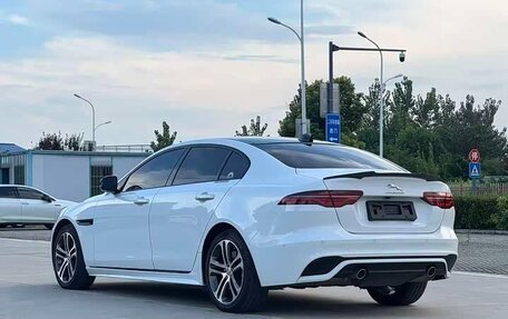 Jaguar XE I рестайлинг, 2021 год, 2 000 000 рублей, 7 фотография