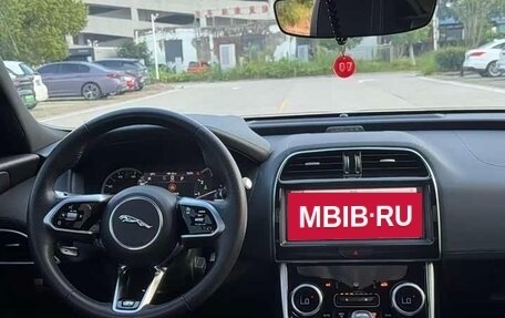 Jaguar XE I рестайлинг, 2021 год, 2 000 000 рублей, 10 фотография