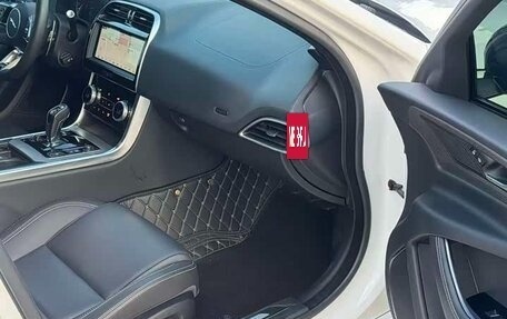 Jaguar XE I рестайлинг, 2021 год, 2 000 000 рублей, 15 фотография